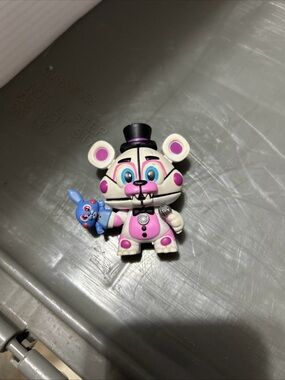 Five Nights at Freddy's Funtime Freddy Mini Figure - White & Pink